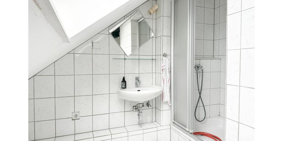 Dachgeschoßwohnung Bochum Bochum-Mitte - 2.5 Zimmer, 43 m&sup2;, 387&euro; | Angebot:26563511
