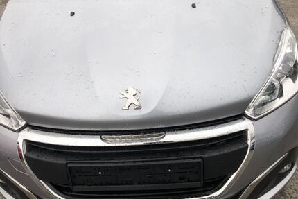 Peugeot 208 81.000 km 6.950 &euro; Dortmund 44135