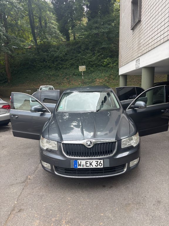 Skoda Superb 176.000 km 6.999 € Wuppertal 42119