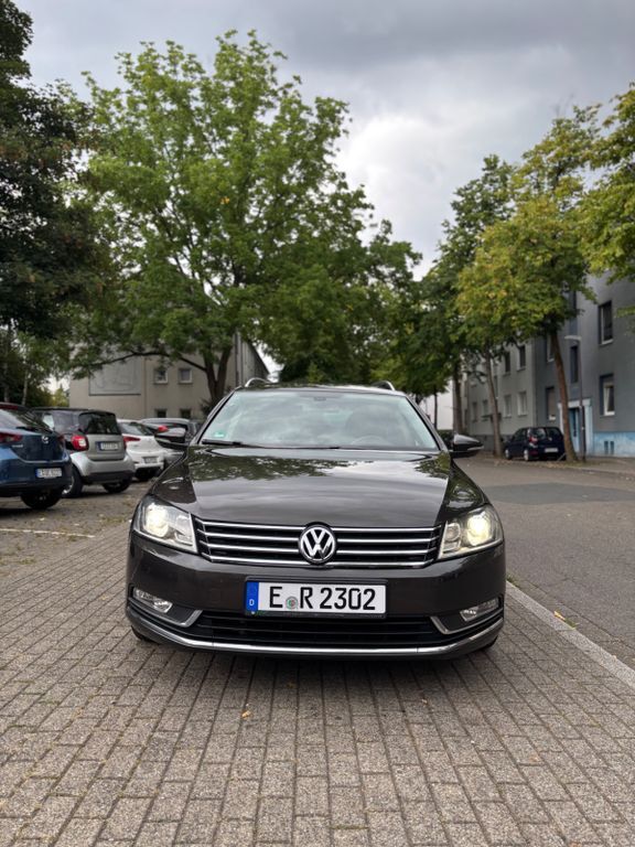 VW Passat 231.976 km 8.400 € Essen 45329