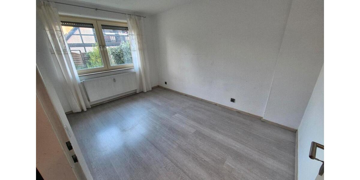 80m², Erdgeschoss, 2 Badezimmer + Luxus-Küche 3.5 zimmer