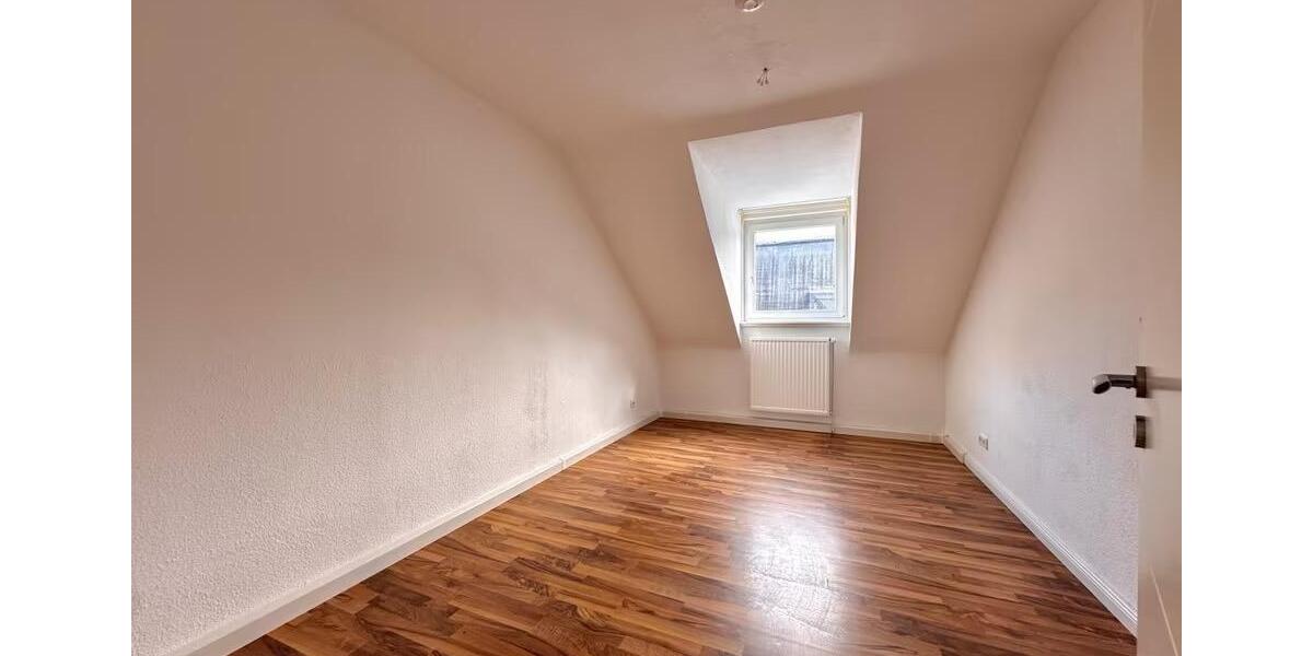 Dachgeschoßwohnung Gelsenkirchen - 4 Zimmer, 73 m&sup2;, 520&euro; | Angebot:26678946