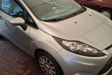 Ford Fiesta 81.500 km 4.600 &euro; Wülfrath 42489