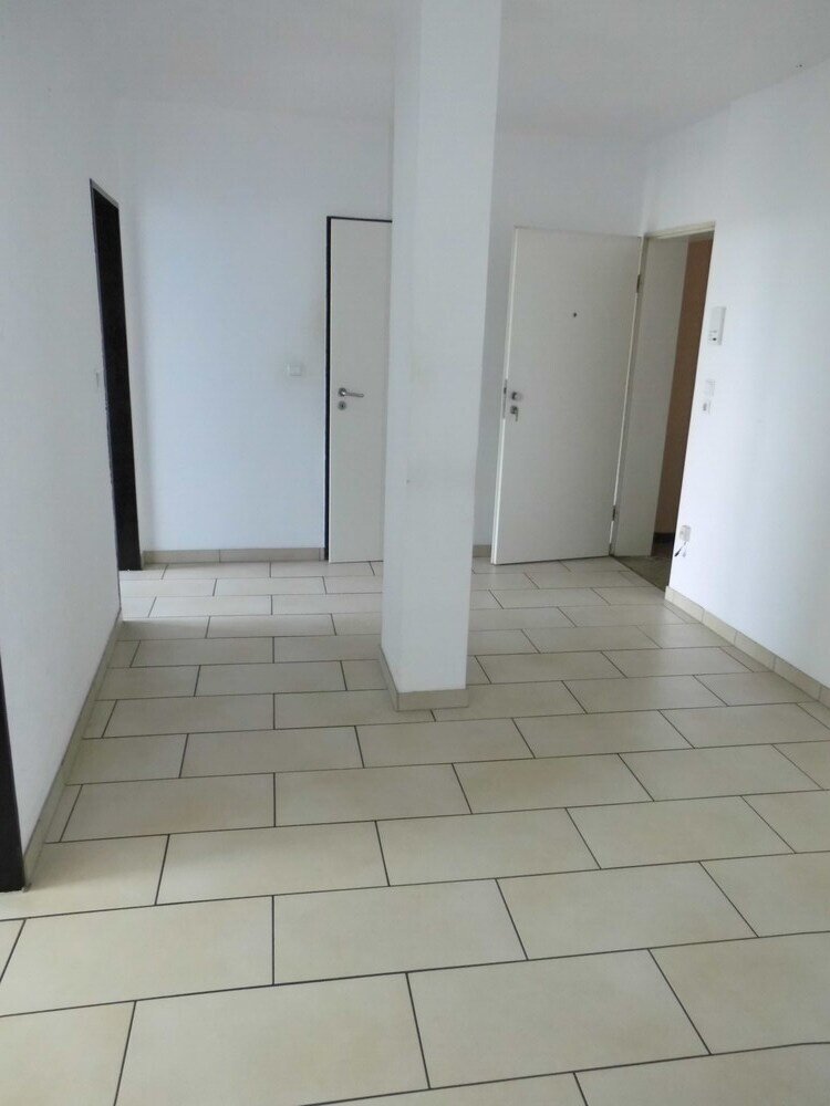 4 Fam.-Haus mit 2 Garagen in Remscheid - West 10 zimmer