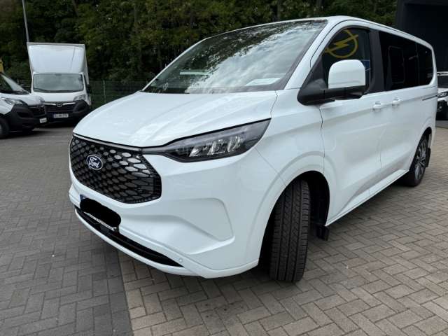 Ford Tourneo Custom 11.000 km 63.665 € Essen 45356