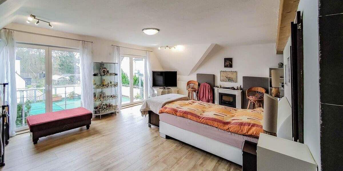 340m² - Photovoltaik - Ladesäule - Garage - Neue Heizung - Wintergarten 5 zimmer