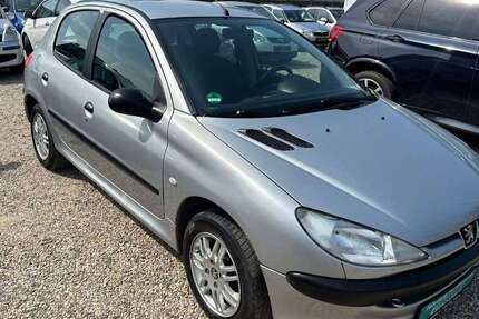 Peugeot 206 50.000 km 2.999 € Essen 45359