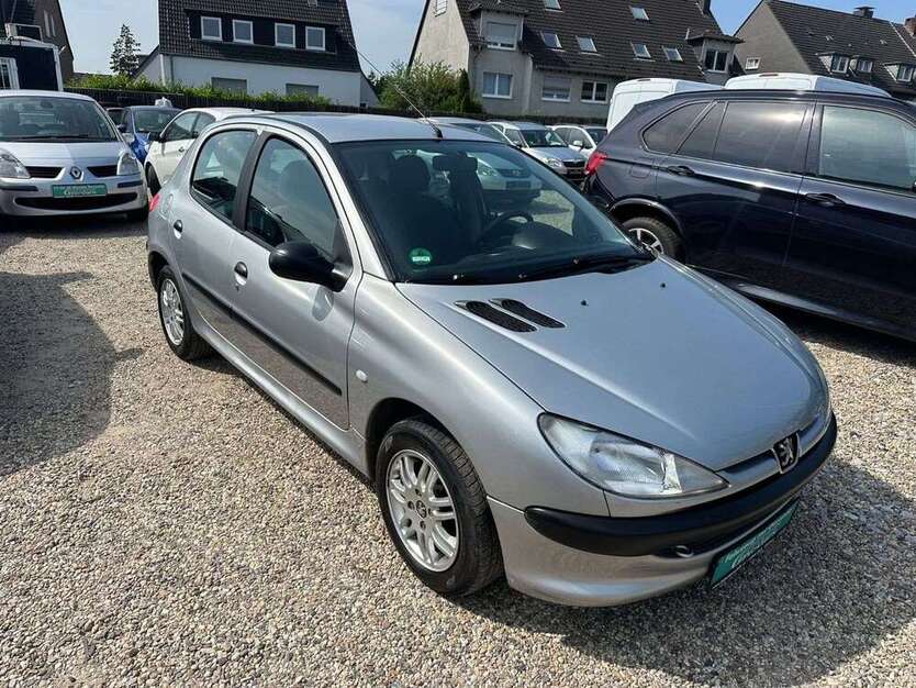 Peugeot 206 50.000 km 2.999 € Essen 45359