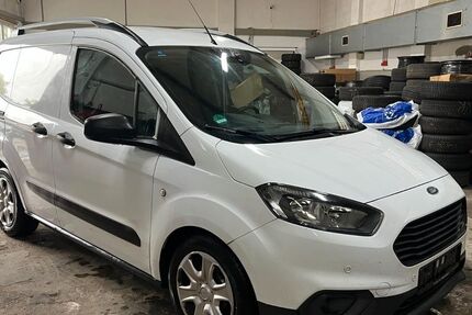 Ford Transit Courier 86.264 km 8.990 € Gelsenkirchen 45886