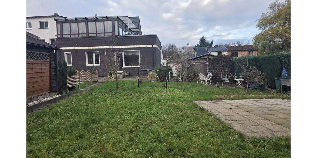 Lichtdurchflutete Eigentumswohnung mit Garten & vielseitigem Souterrain 5 zimmer