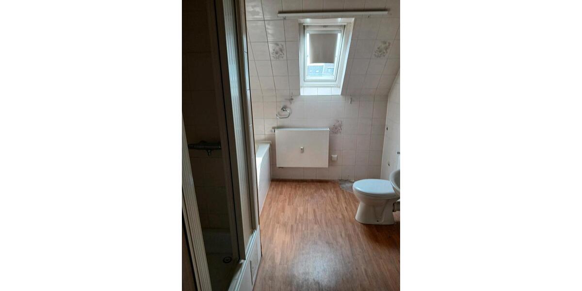 Dachgeschoßwohnung Gladbeck Alt-Rentfort - 3.5 Zimmer, 82 m&sup2;, 900&euro; | Angebot:26591576