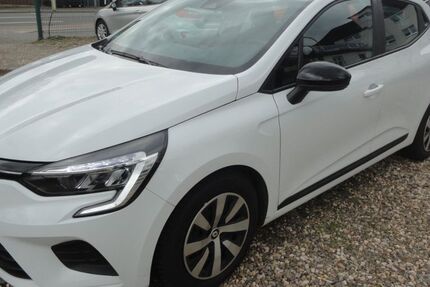 Renault Clio 135.000 km 8.999 &euro; HERNE 44651