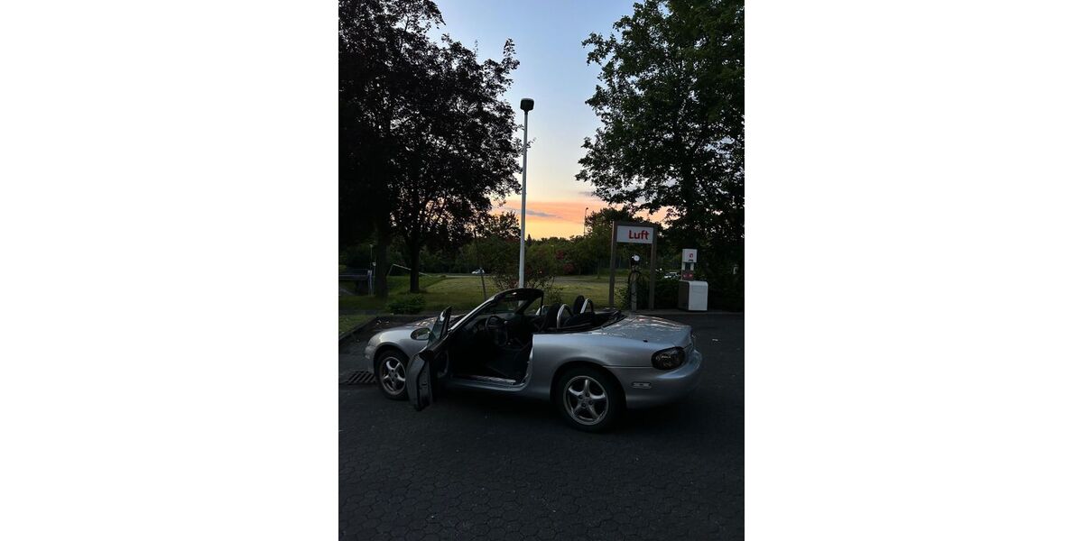 Mazda MX-5 140.800 km 4.000 &euro; Dortmund 44357