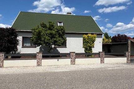 +++ Einfamilienhaus mit viel Nebengelass und großem Garten +++