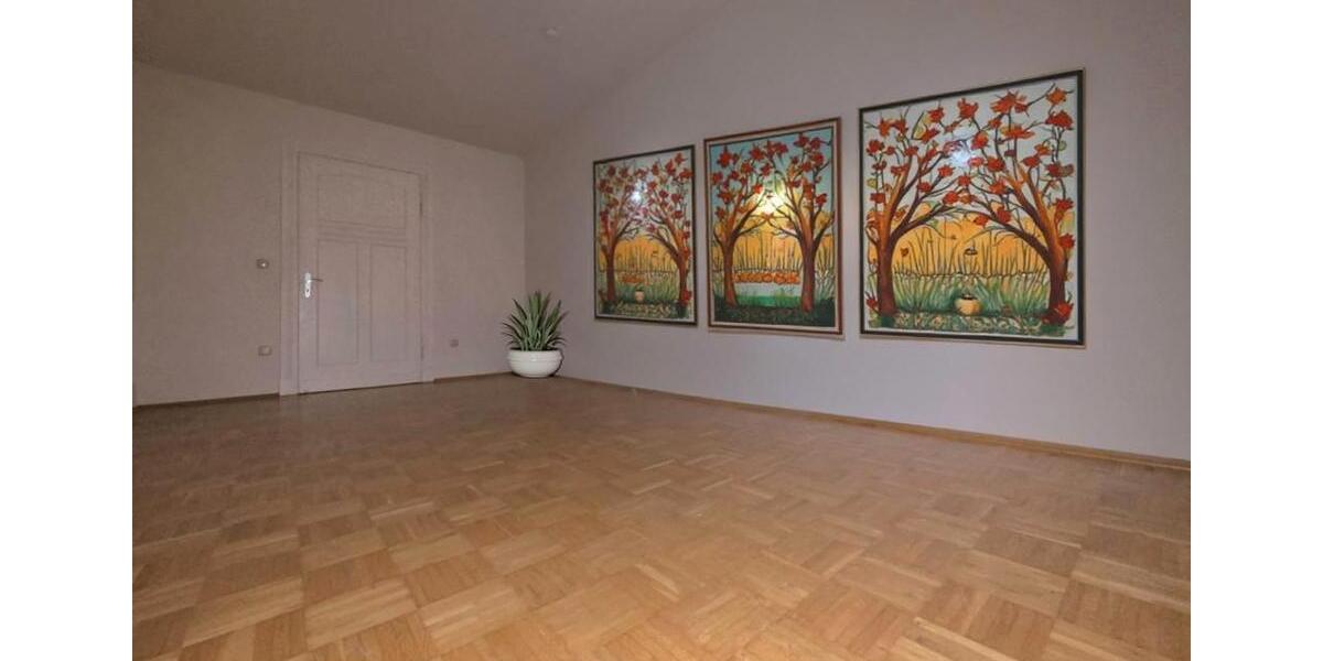 Altbau-Charme: 4,5 Zi. mit Echtholzparkett & sep. Home-Office-Zimmer in Top-Lage (Stadtwald-Nähe) 4 zimmer