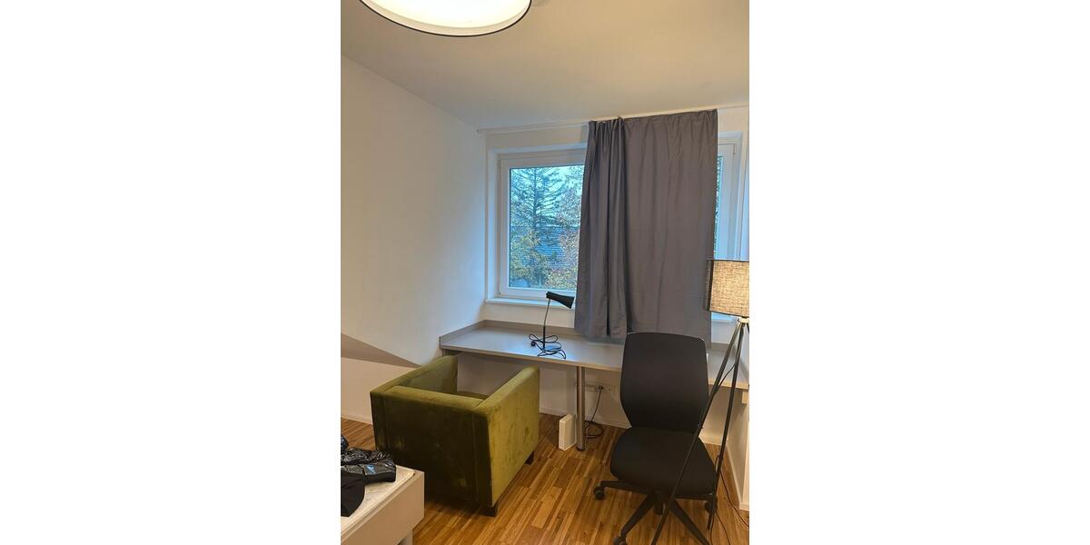 Dachgeschoßwohnung Essen Stadtbezirk VI - 1 Zimmer, 37 m&sup2;, 672&euro; | Angebot:25653957
