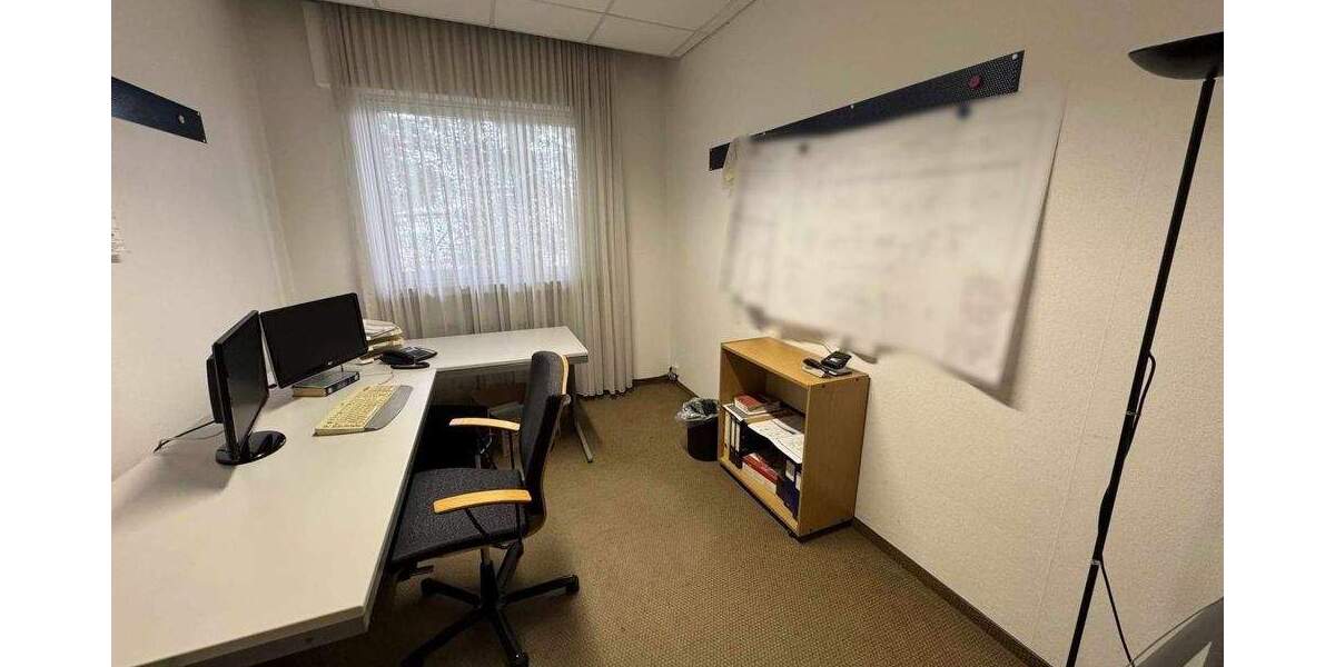 POTENZIALSTARKES BÜROHAUS MIT GARAGEN UND VIEL PLATZ IN DORTMUND BODELSCHWINGH zimmer