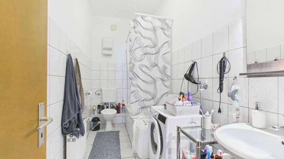 Gemütliche helle 2-Zimmer Wohnung mit Hobbyraum. Privatverkauf!