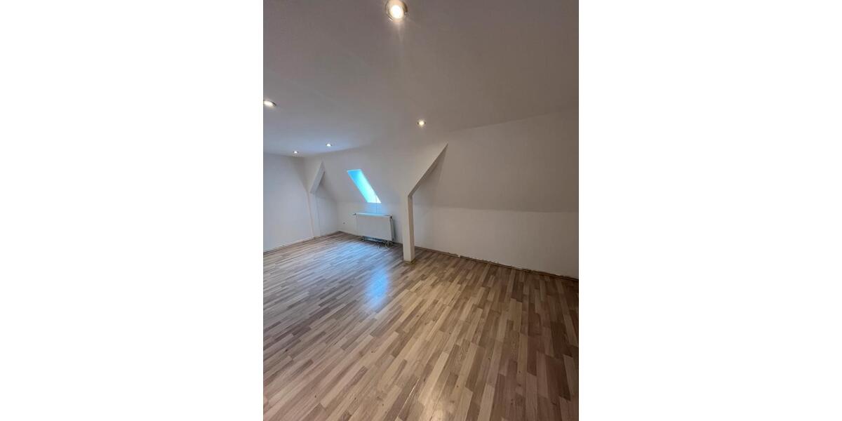 Dachgeschoßwohnung Hagen Hagen-Mitte - 3.5 Zimmer, 85 m&sup2;, 750&euro; | Angebot:27541605