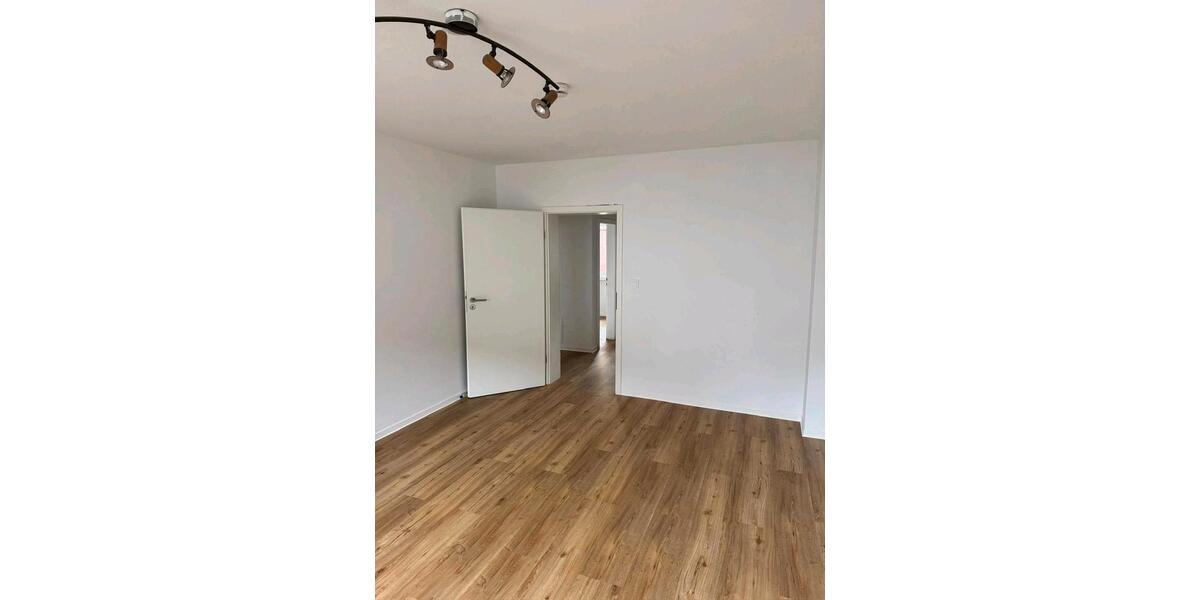 Top Erdgeschoss Wohnung mit Bodenheizung 3 zimmer