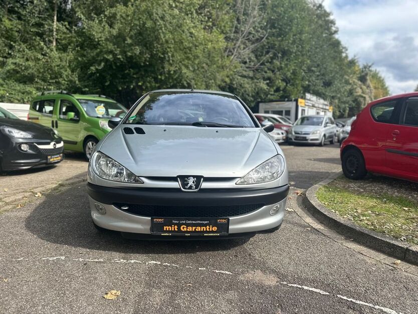 Peugeot 206 140.060 km 1.499 € Essen 45145
