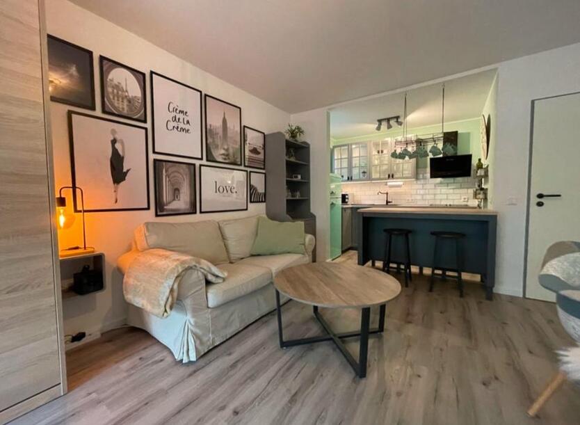 Vollständig möblierte Wohnung inkl. Kfz Stellplatz in top Lage zimmer