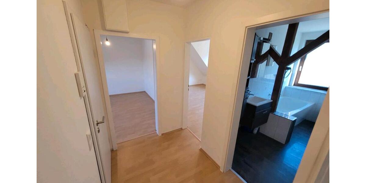 Dachgeschoßwohnung Hagen Hagen-Mitte - 3 Zimmer, 64 m&sup2;, 610&euro; | Angebot:25551496