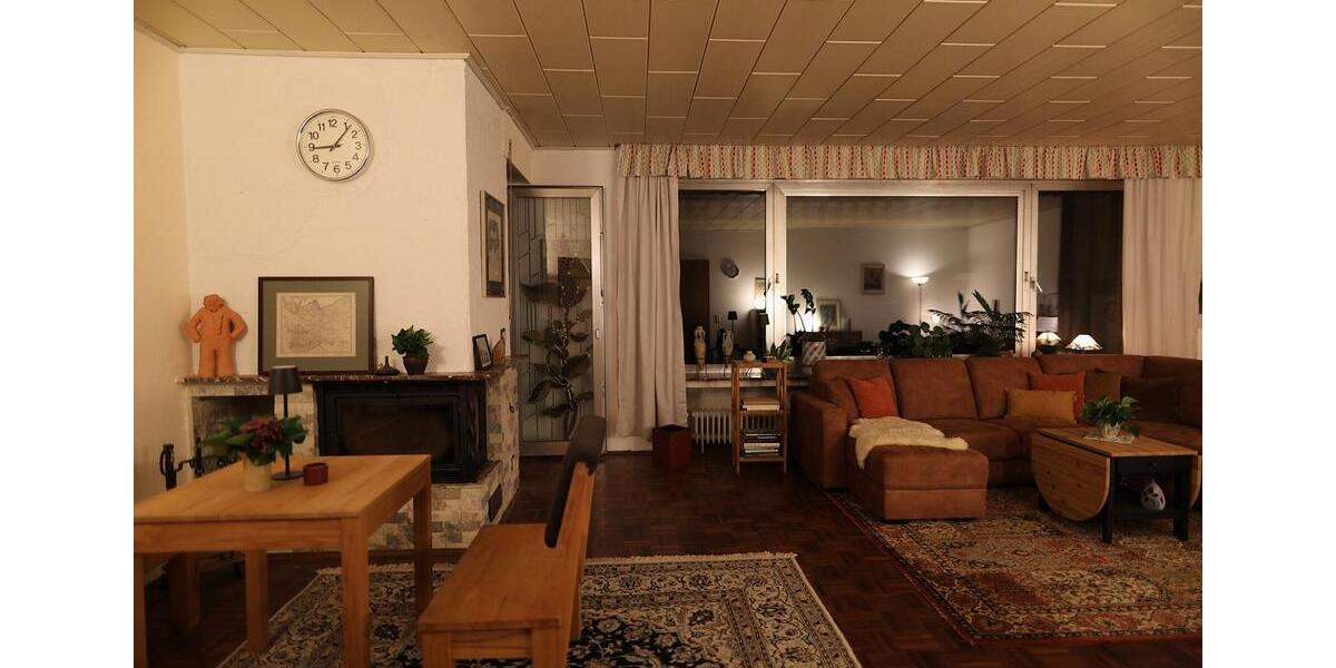 Haus zu verkaufen - 70er Jahre Bungalow am Haardrand 8 zimmer