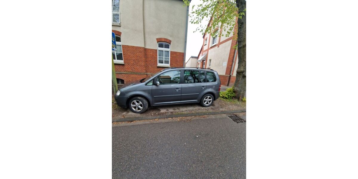 VW Touran 245.000 km 2.800 &euro; Lünen 44536