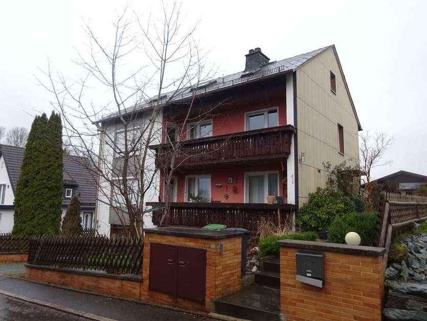Haus zum Kaufen in Naila 115.000 € 214 m²