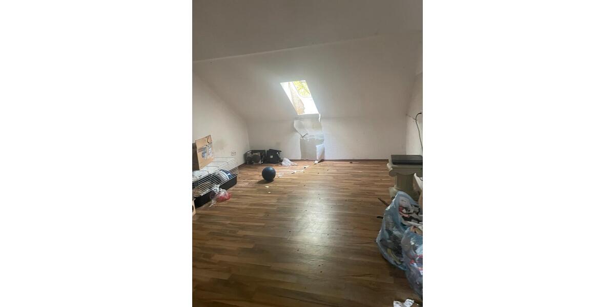 Dachgeschoßwohnung Gelsenkirchen Gelsenkirchen-Mitte - 3 Zimmer, 85 m&sup2;, 1.000&euro; | Angebot:26702230