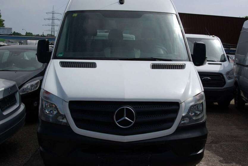 Mercedes-Benz Sprinter 141.000 km 15.600 € Bottrop 46242