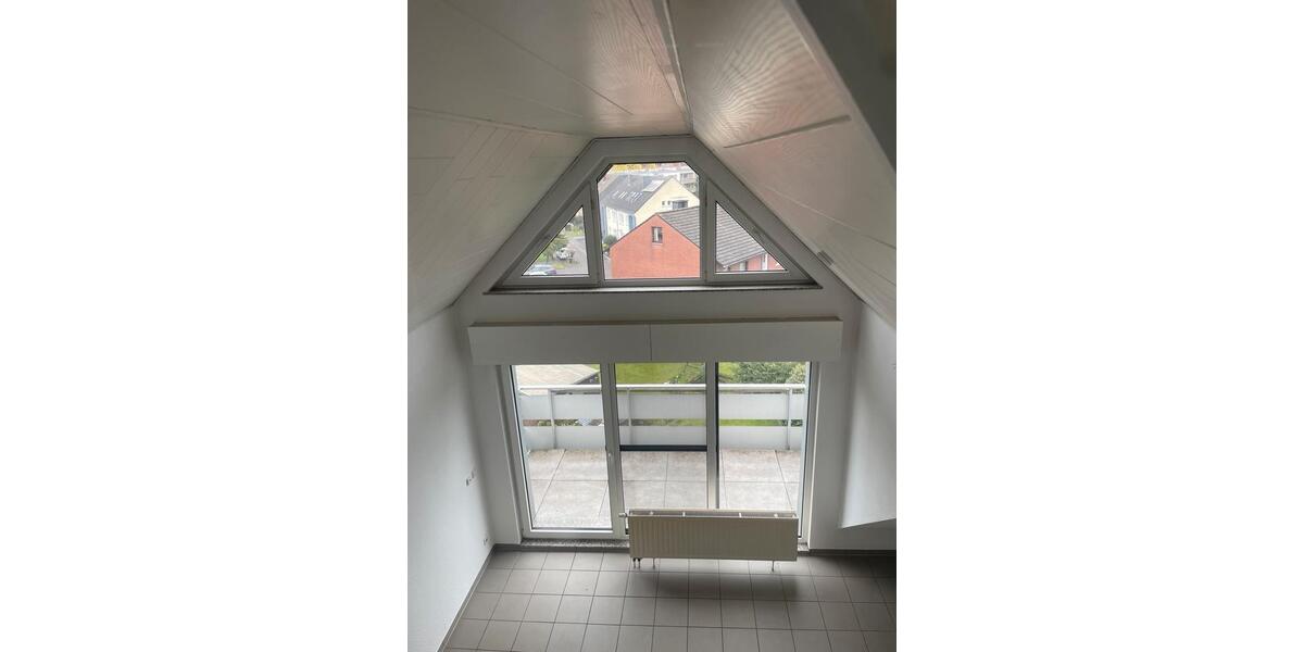 Dachgeschoßwohnung Oberhausen Biefang - 3.5 Zimmer, 84 m&sup2;, 810&euro; | Angebot:25935368