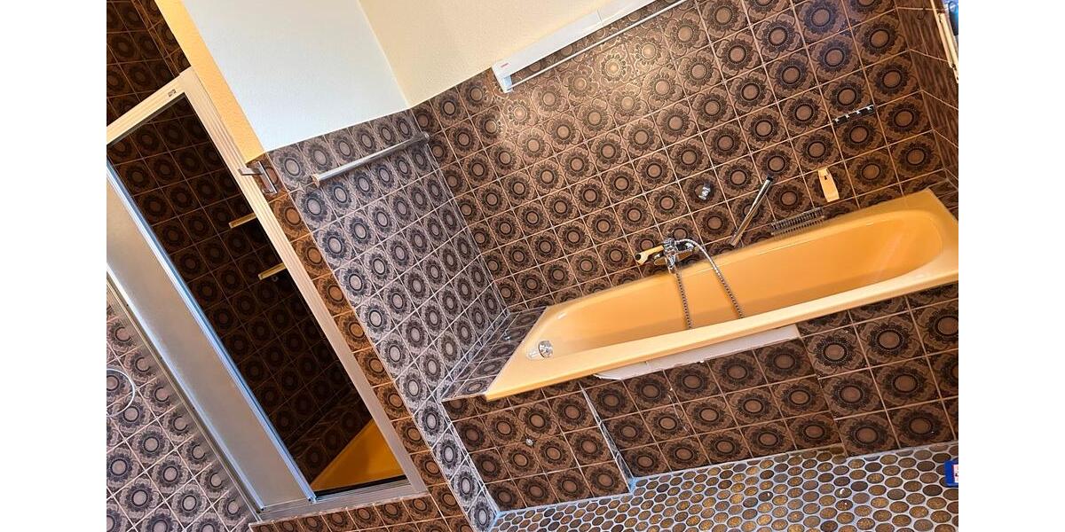 Etagenwohnung Schwelm - 3 Zimmer, 140 m&sup2;, 1.225&euro; | Angebot:26411542