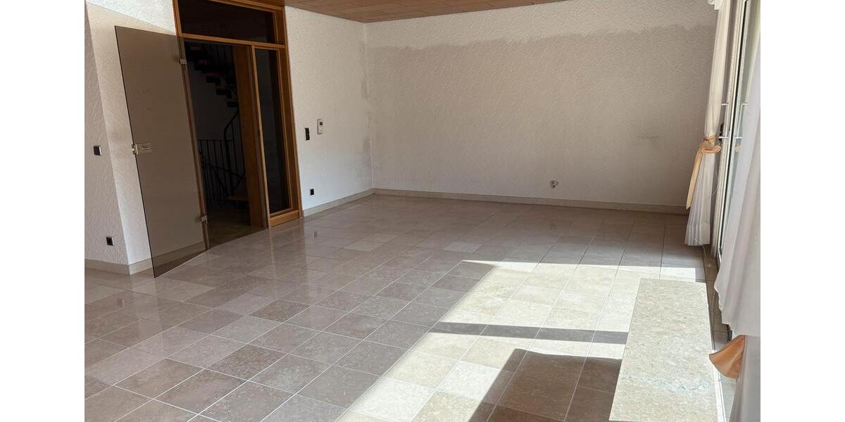 Reihenhaus Recklinghausen Berghausen - 6.5 Zimmer, 180 m&sup2;, 420.000&euro; | Angebot:26795310