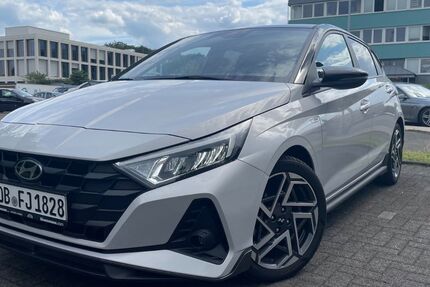 Hyundai i20 13.298 km 17.599 &euro; Mülheim 45472