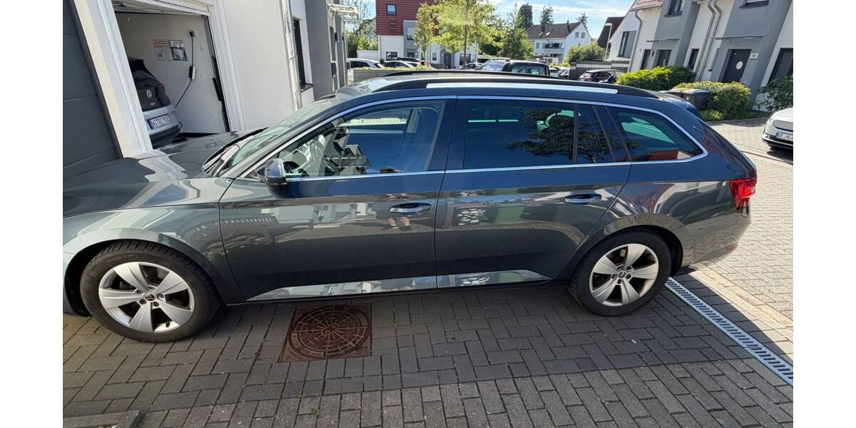 Skoda Superb 69.000 km 21.970 &euro; Schwerte 58239