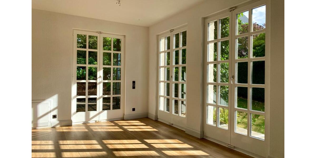 Einfamilienhaus mit 6 Zimmern, Kamin, Einbauküche, Sauna & Garage 6 zimmer