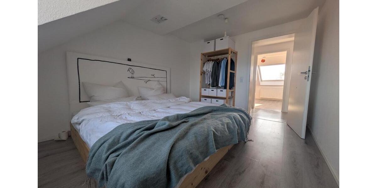 Dachgeschoßwohnung Bochum Günnigfeld - 4 Zimmer, 110 m&sup2;, 1.175&euro; | Angebot:26229036