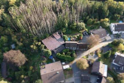 Baugrundstück mit positiver Bauvoranfrage für 4 Doppelhaushälften und großem Waldgrundstück zimmer