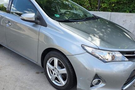 Toyota Auris 262.000 km 3.999 € dortmund 44369