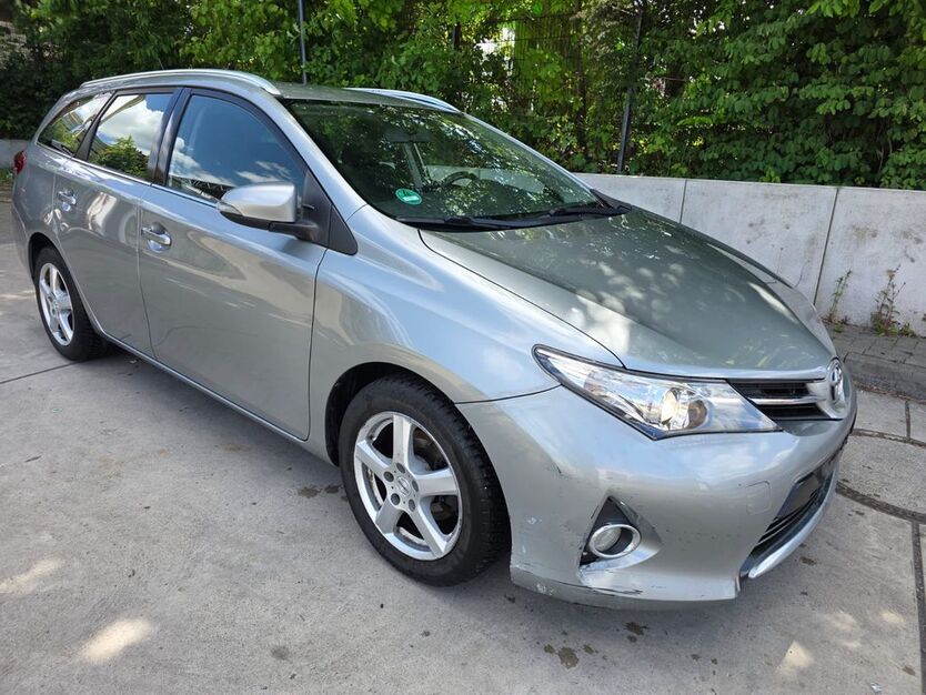 Toyota Auris 262.000 km 3.999 € dortmund 44369