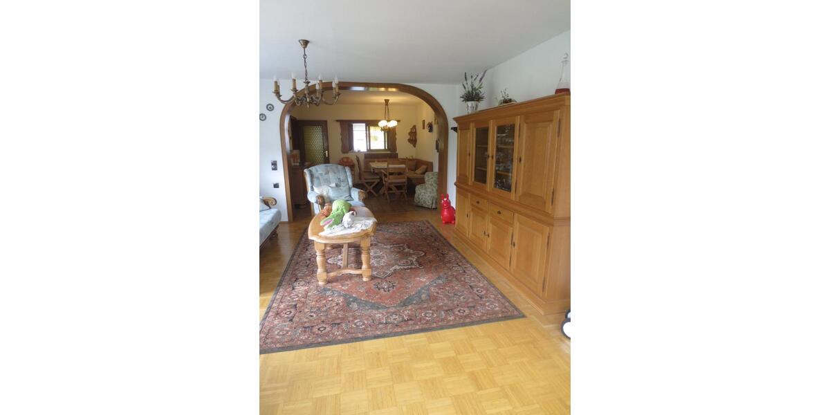 Zweifamilienhaus - ideal geeignet als Zweigenerationenhaus in RE 8 zimmer