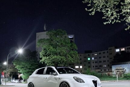Alfa Romeo Giulietta 131.500 km 10.000 € Wuppertal 42283