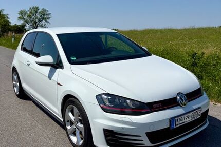 VW Golf 111.213 km 12.300 &euro; Gevelsberg 58285