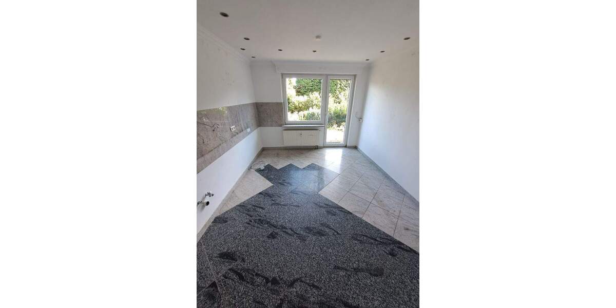 Zweifamilienhaus in ruhiger Lage und großzügigem Grundstück 7 zimmer