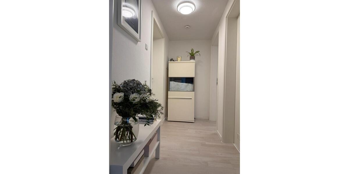 Modernisierte 3-Zimmer-Wohnung mit 2 Gartenflächen & hwt. Aust. 3 zimmer