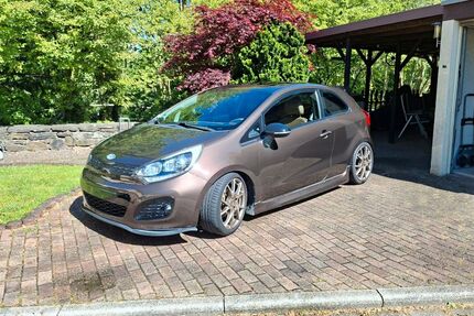 Kia Rio 125.154 km 6.199 &euro; Mülheim an der Ruhr 45472