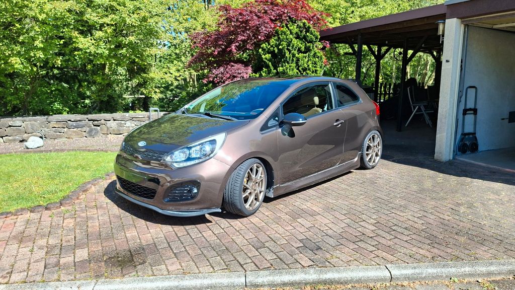 Kia Rio 125.154 km 6.199 &euro; Mülheim an der Ruhr 45472
