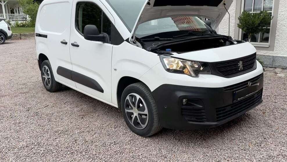 Peugeot Partner 62.217 km 15.199 € Herne 44651